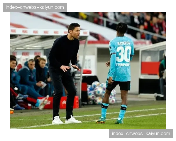 深度复盘:勒沃库森赛季首败,暴露了阿隆索战术体系中的哪些问题? 深度复盘:勒沃库森赛季首败,暴露了阿隆索战术体系中的哪些问题?