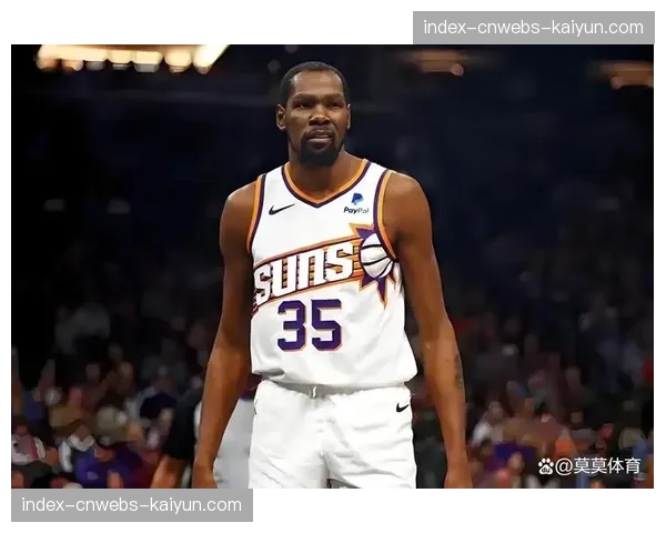 季前赛焦点战：卫冕冠军自由人与上季亚军王牌上演总决赛重演，自由人险胜