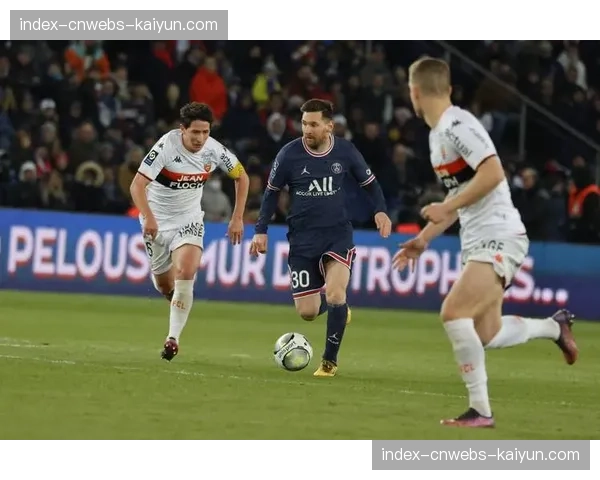 巴黎圣日耳曼1-2不敌里昂，六连胜遭终结暂以1分领跑
